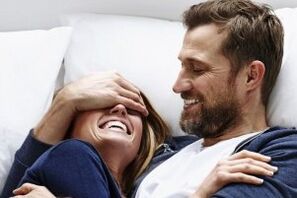 Un uomo con una forma di prostatite abatterica trae beneficio dall'intimità intima con una donna