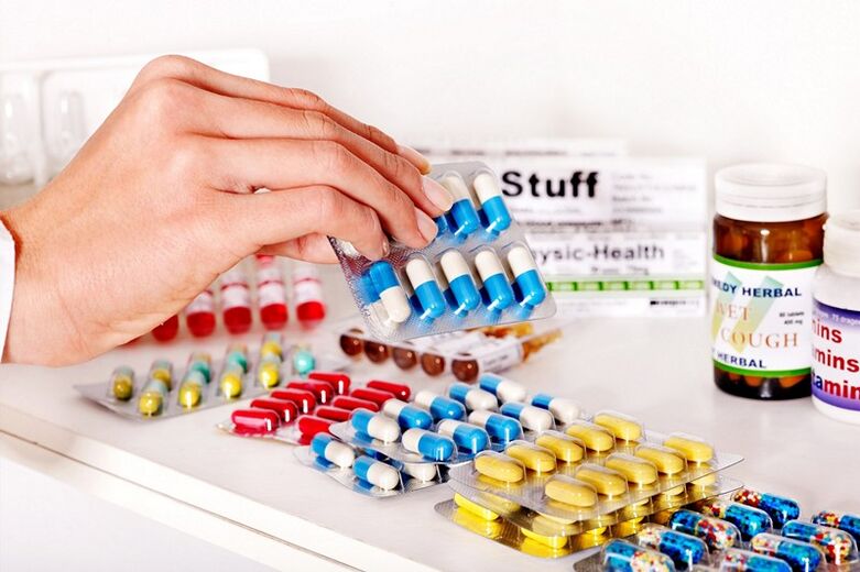 Un medico dovrebbe prescrivere farmaci per il trattamento della prostatite